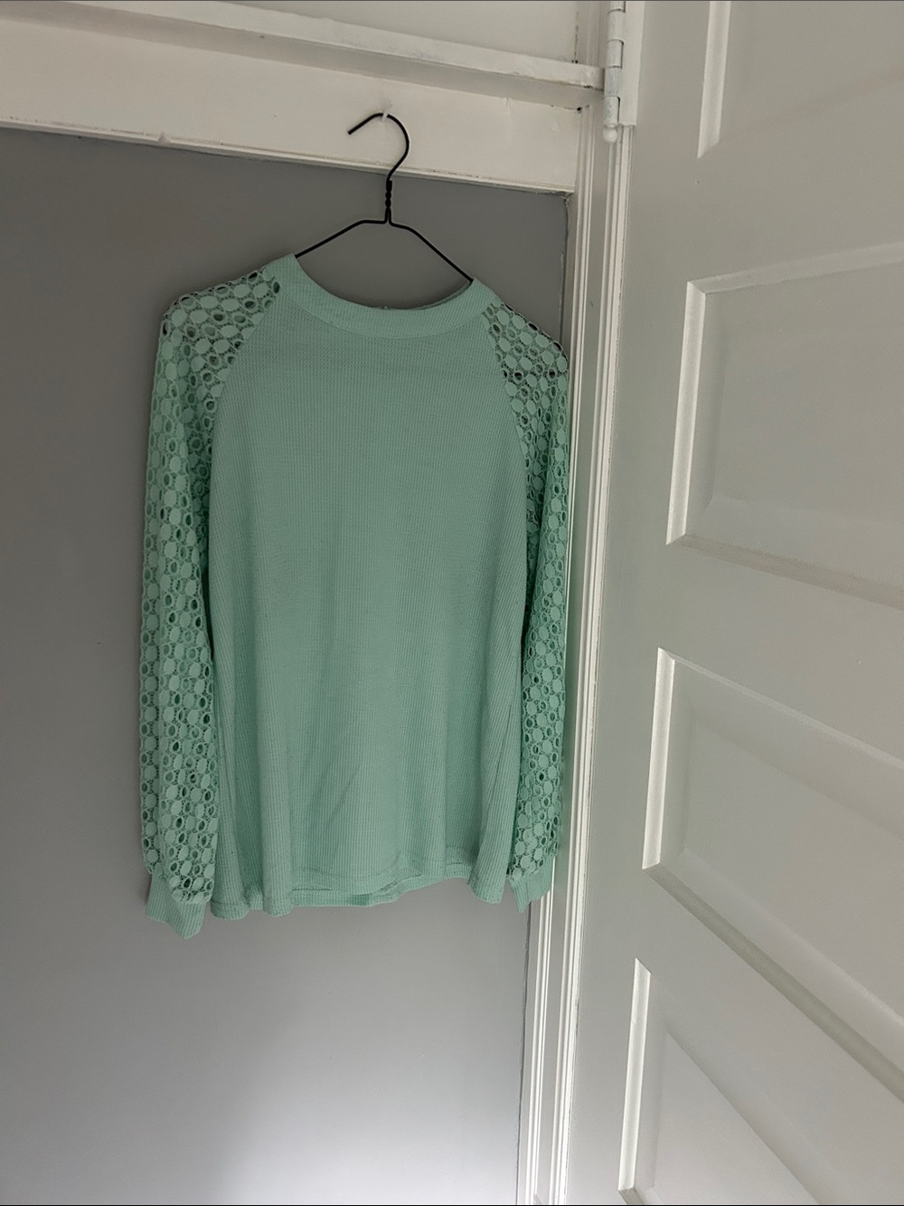 Mint Long-Sleeve Lace Sleeve Waffle-Knit Top